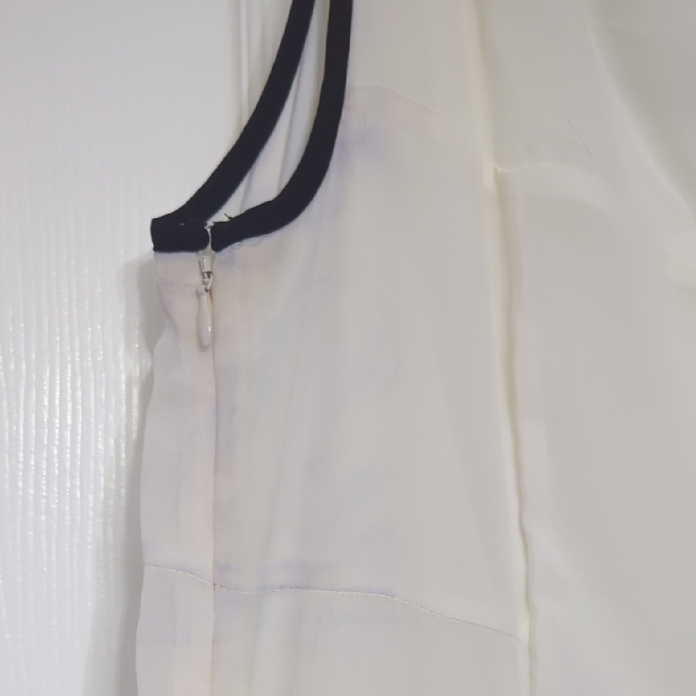 Express Women's Cream Sleeveless Top - Picture 4 of 5